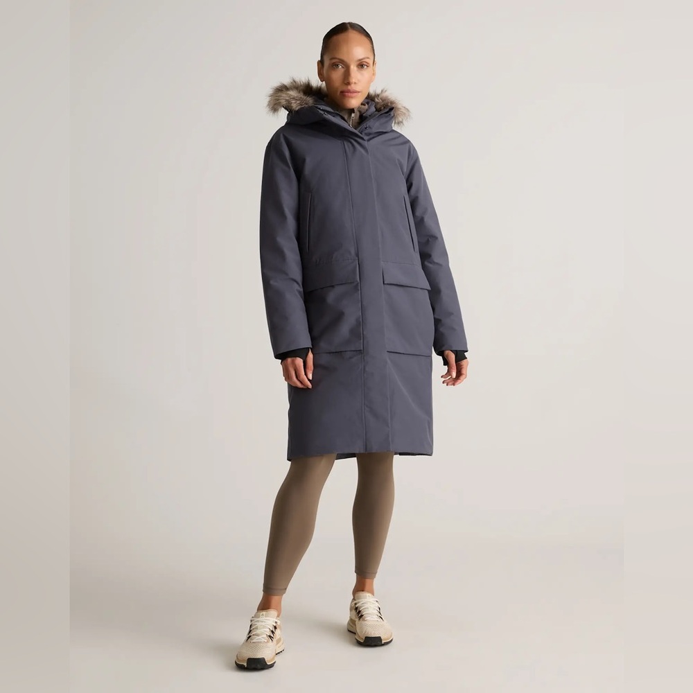 New Quince Women’s Responsible Down Hooded Long Parka Carbon Gray Size Large